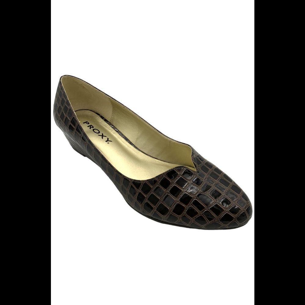 PROXY Classic Brown Croc-Embossed Women's Low Heel Pump